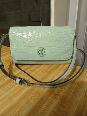 ❤️Tory Burch PRISTINE Mint Green Croc Embossed Clutch Or Crossbody